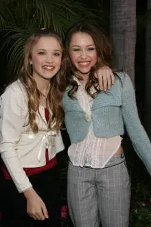 Emily Osment - 63_lily&miley 2.jpg